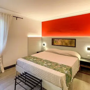 Duccio Nacci Rooms- ** San Gimignano